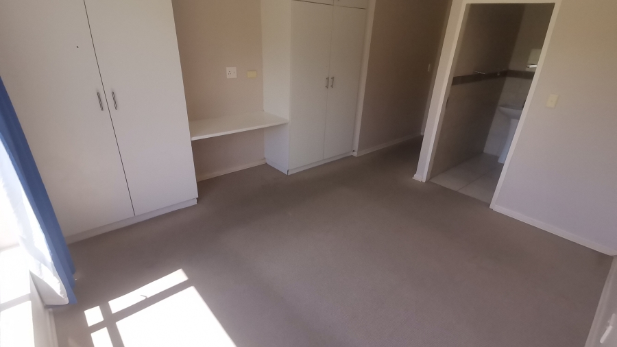 To Let 2 Bedroom Property for Rent in Beacon Bay Eastern Cape